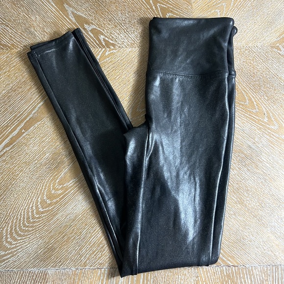 SPANX Faux Leather Leggings in Black S - Picture 5 of 10